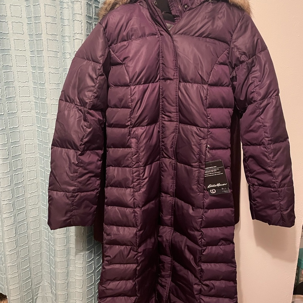 Women's Lodge Down Duffle Coat in deep eggplant - Picture 3 of 7